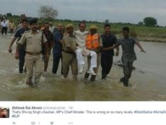 Indian Minister ridicled for flood photo