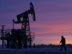 Oil prices fall on doubts producers can agree output restraint