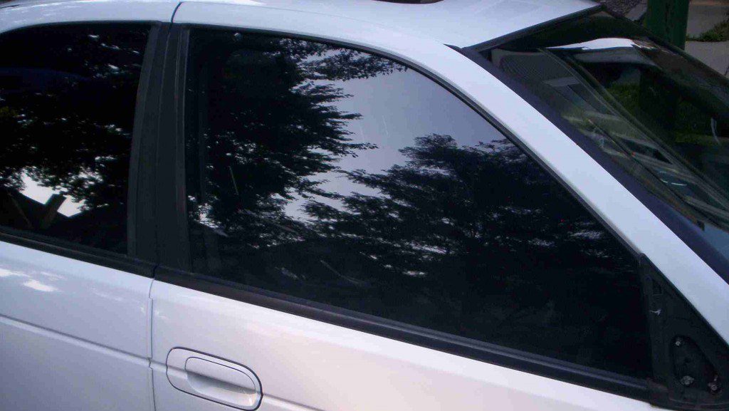 Police advise tinted glass car owners to obtain new permit