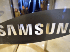 South Korea Prosecutors Raid Samsung over scandal