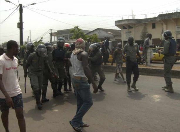 Cameroon police shoot dead four protesters in anglophone region