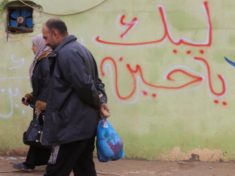 Residents alarmed as Iraqi soldiers spray Shiite graffiti in Mosul