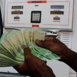 Stagnant economy yawning deficit keep heat on Zimbabwes Mugabe