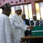 720x480xBuhari laying 2016 budget.png.pagespeed.ic .cyUbqV84iz 1