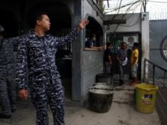 Armed men linked to Muslim rebels free more than 150 from Philippine prison
