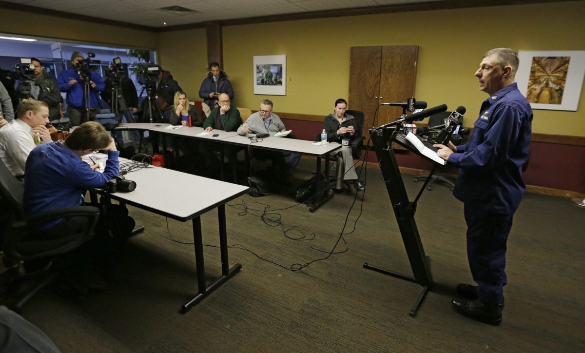 Debris prompt search for Lake Erie plane crash to resume Monday