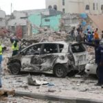 Somali militants ram car bomb into hotel killing 28