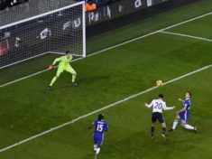 Tottenham ends Chelseas attempt to make Premier League history