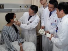 Doctors working to give a new mouth and nose for Chinese woman e1491898787837
