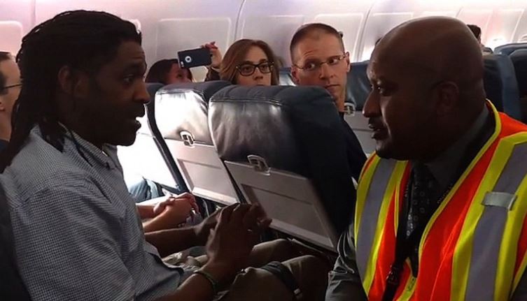 Man Kicked Off Delta Airlines Flight For Visiting Bathroom Before Takeoff
