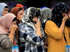 Muslims lend Christians hijab to escape ISIS in Philippines