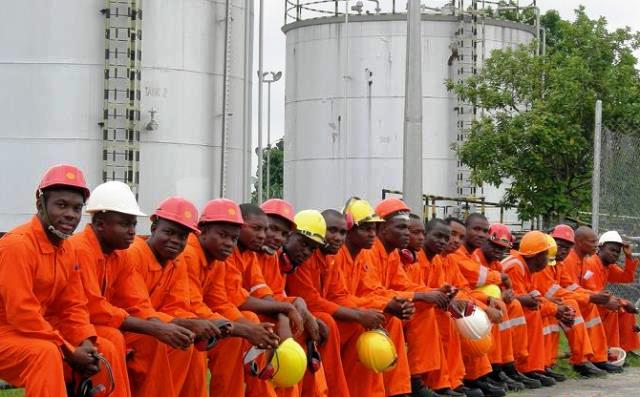 Total oil workers set for showdown
