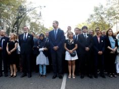 Hundreds of thousands march in Barcelona to show unity after Islamist attacks