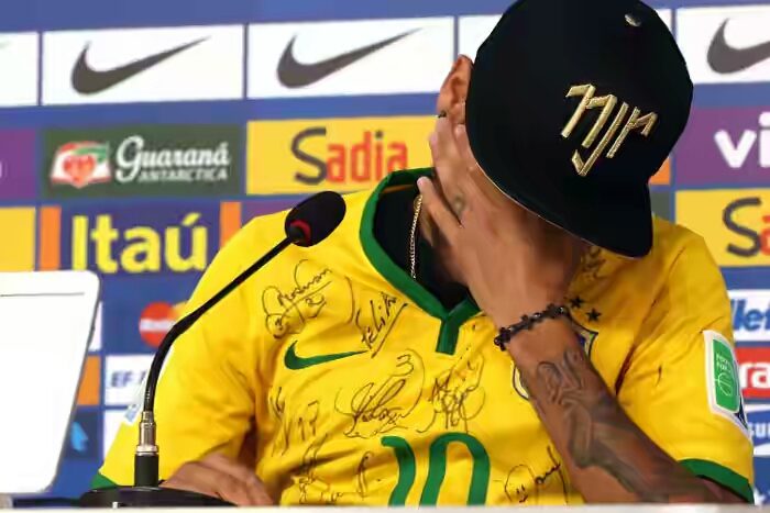 Neymar crying during press conference
