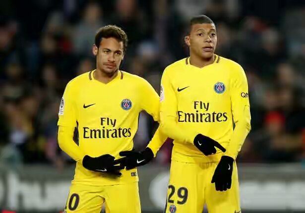 Neymar Mbappe vs Strasbourg Dec2017