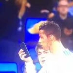 Ronaldo checks his bloodied face e15165571379201
