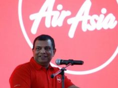 AirAsia shares fall after chief apologises for backing Malaysias Najib