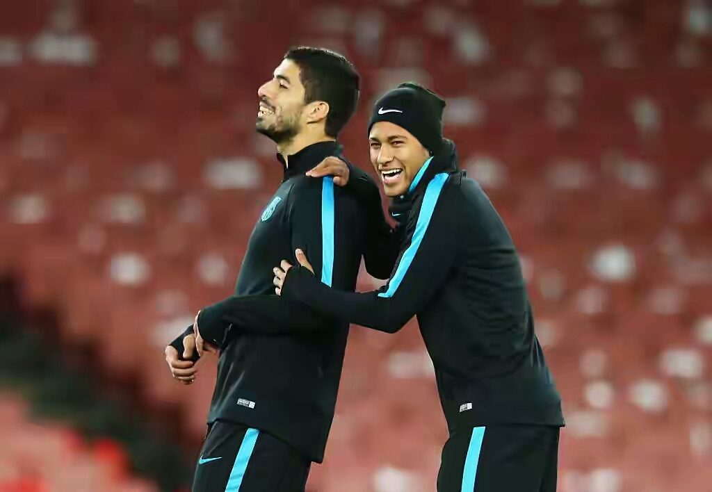 Suarez Neymar 08272