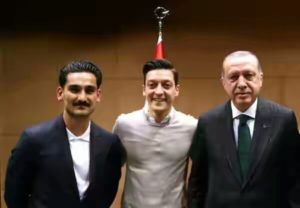 the photo that stirred some storm Gundogan Ozil and Erdogan e1532292743296