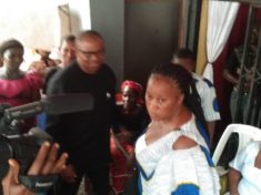 Peter Obi and other PDP chieftains pay condolence visit to a widow in Mgbakwu, Awka North