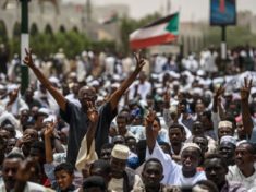 Sudan protesters force military 'to name transitional government' after deposing Omar al-Bashir