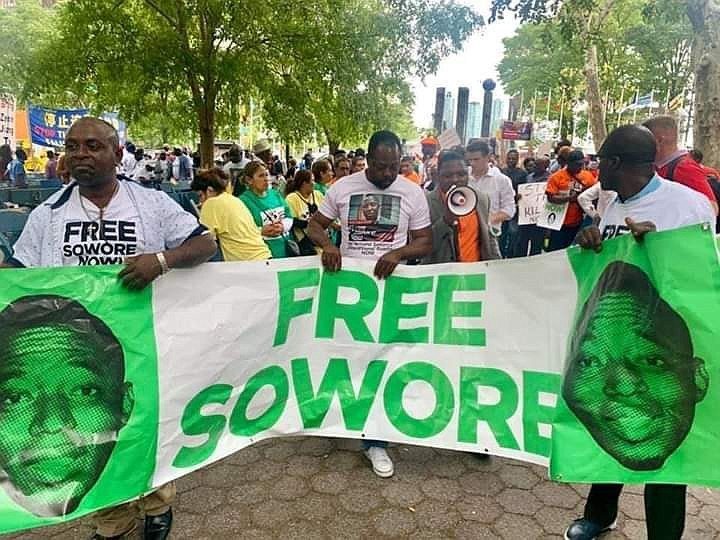 DSS operatives shoot live rounds to disperse free Sowore protesters in Abuja