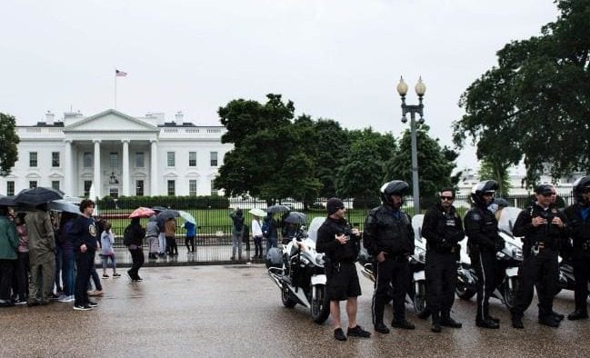 White house locked down offices closed