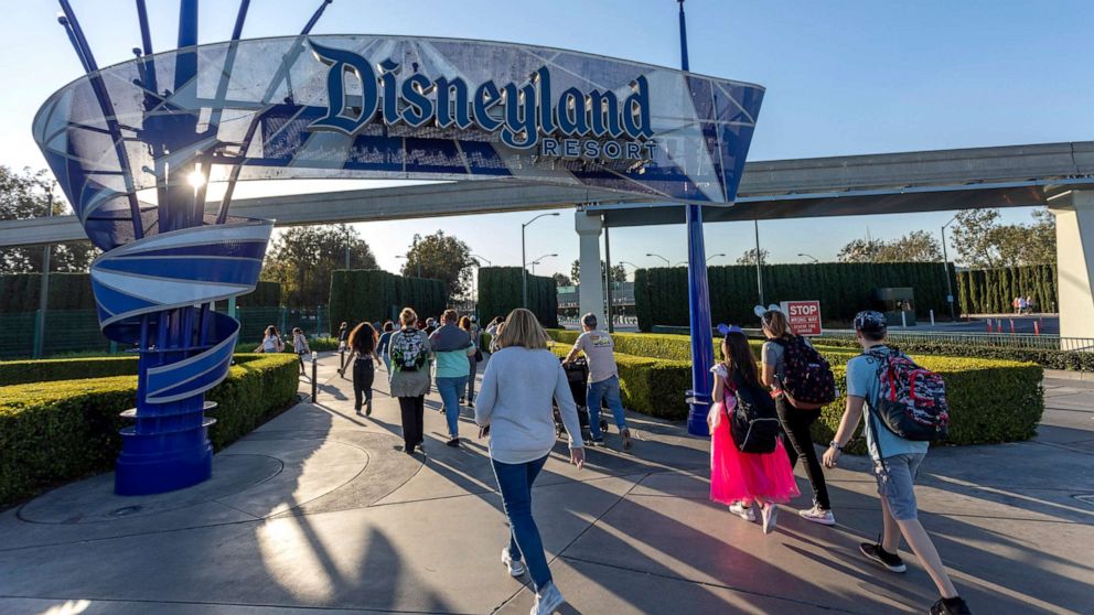 Disneyland, Disney World to close down amid coronavirus spread