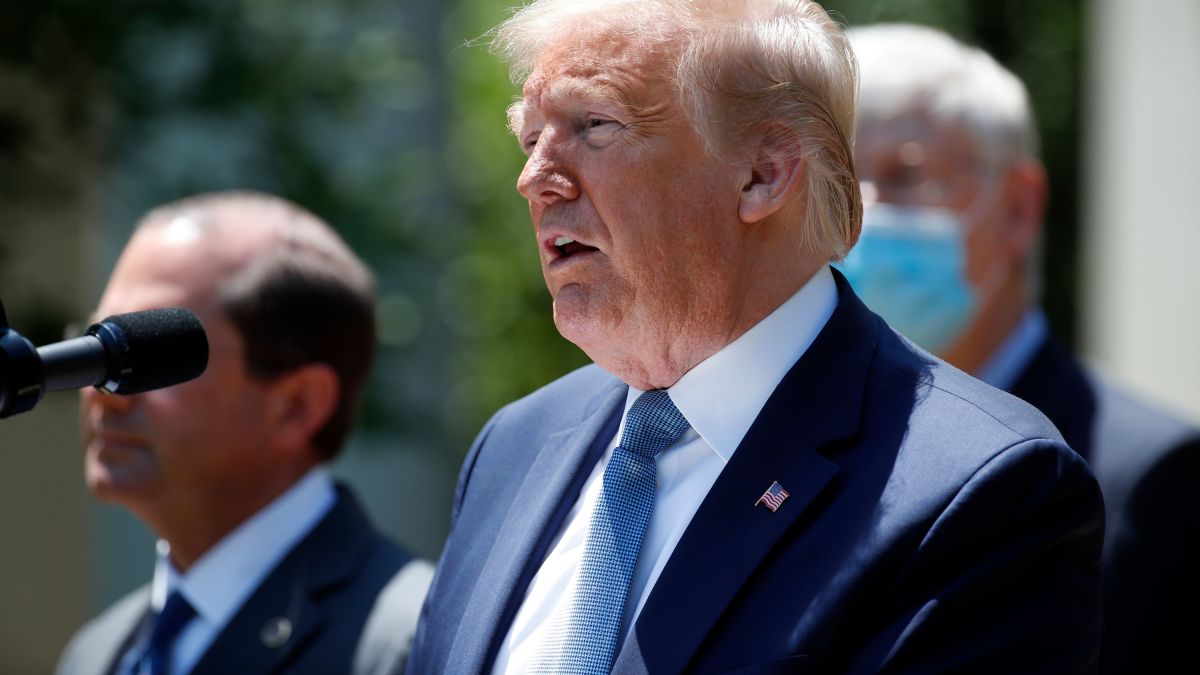 Donald Trump refuses to wear a mask