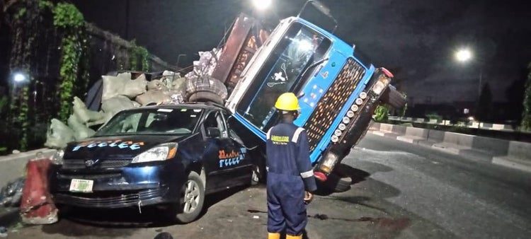 Truck crushes vehicle in Lagos leaving 5 persons with serious injuries