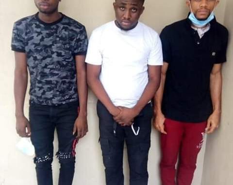 EFCC Arrested 5 Internet Fraudsters In Lagos.