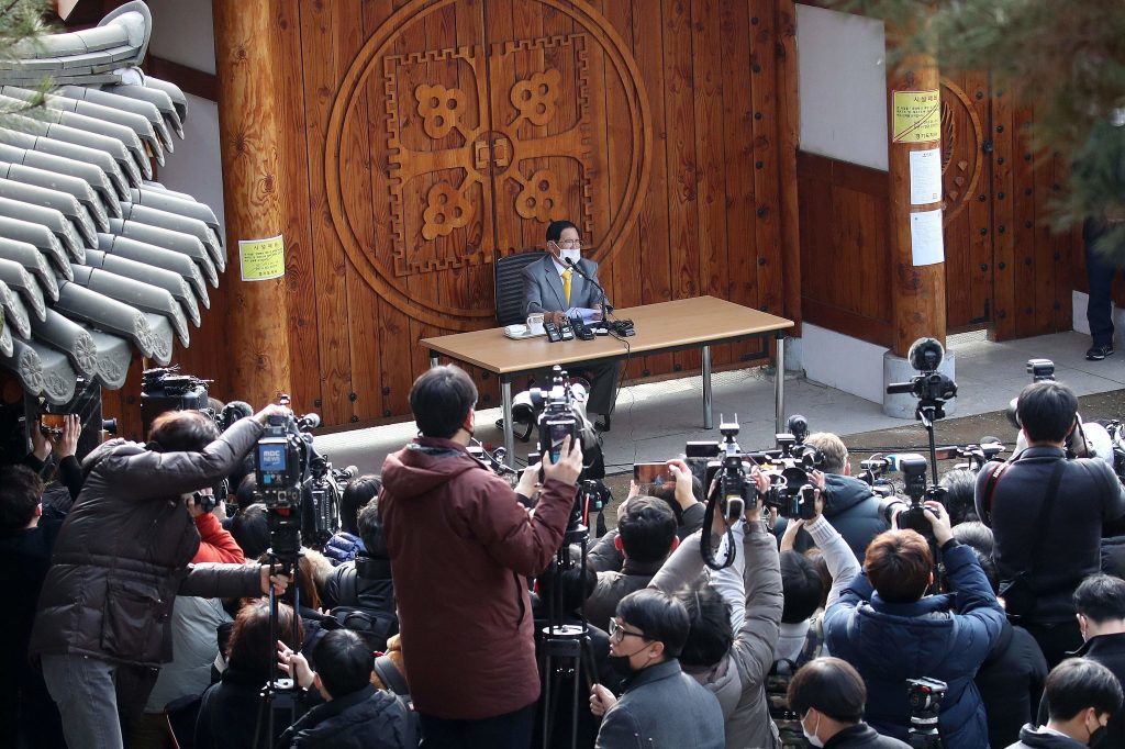 Lee Man-hee, the leader of the Shincheonji church, held a news conference in Gapyeong, South Korea, on Monday.Credit- Pool photo, via Getty Images