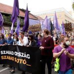 Thousands of Hungarians march for media freedom after website muzzled