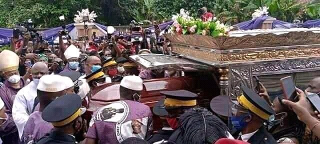 Tonimas burial photos