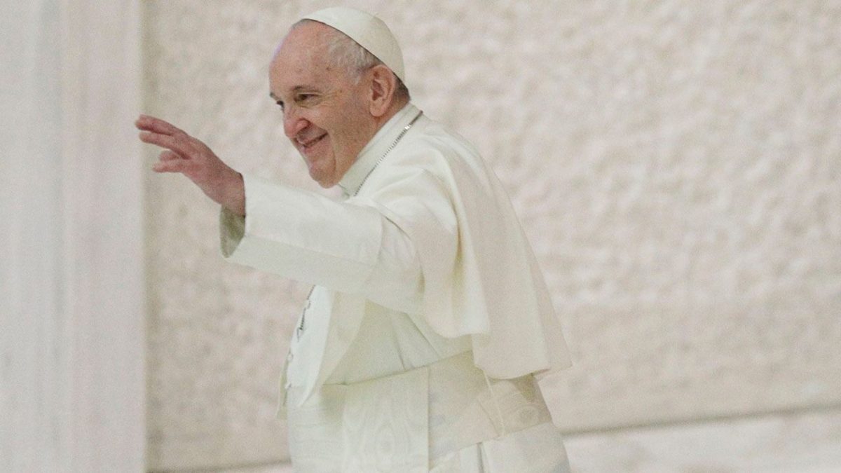 Pope Francis Twists Church's Stand, Officially Endorses Gay Marriage, Says Same-sex people are "Children of God"