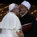 Pope Francis and Egyptian grand imam kiss