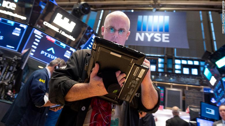 China borrows at negative interest rates for the first time as Western economies faces wrong direction