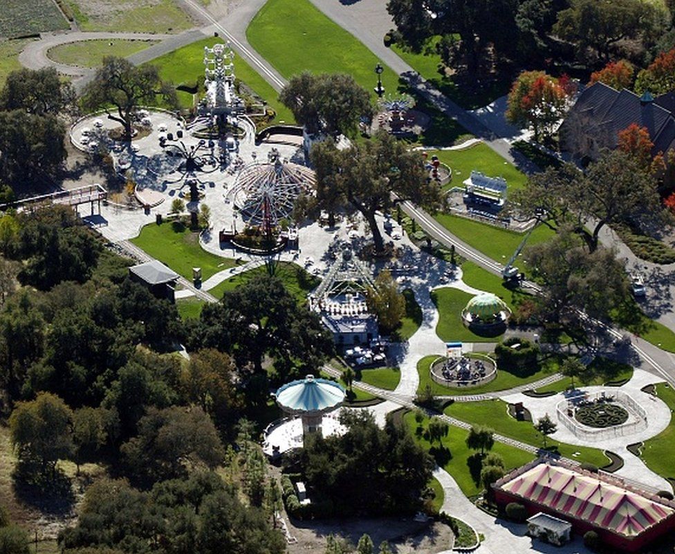 Neverland Ranch- The estate had a zoo and fairground on site
