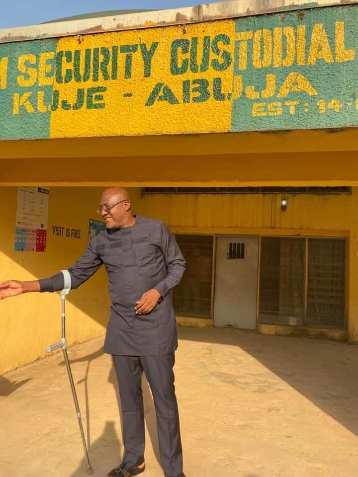 Olisa Metuh is finally released from Kujeh custodial center Abuja - 9News Nigeria