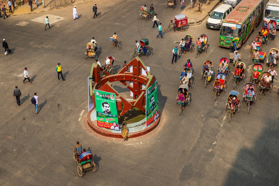 image captionAfter Ershad fell, the spot where Noor Hossain was killed was renamed Noor Hossain Square