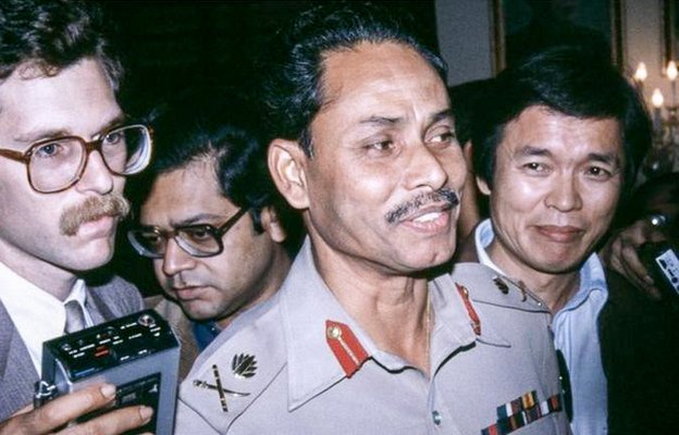 image captionGeneral Ershad took power in Bangladesh in Dhaka in a coup in 1982