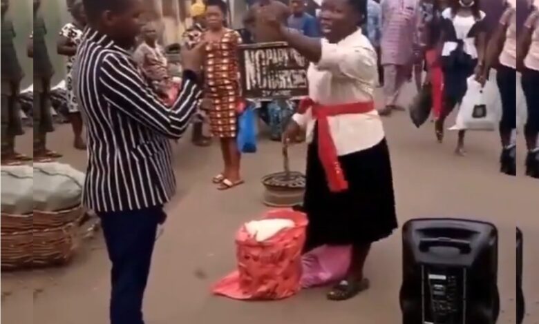 VIDEO- Drama as woman confronts pastor in Lagos, calling him “Ashewo pastor”