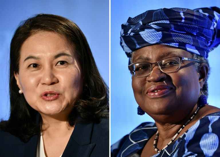 South Korean Trade Minister Yoo Myung-hee (L) dropped her bid to lead the WTO on Friday, clearing the way for Nigeria's Ngozi Okonjo-Iweala (R)