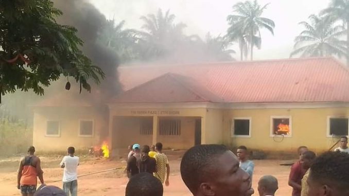 Ihitte/Uboma police Station set on fire by hoodlums