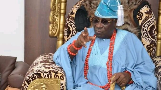 Oba Of Lagos In Trouble- EFCC Urged To Look Into His Claim That Hoodlums Stole Over $2mln and ₦17mln Kept In His Palace