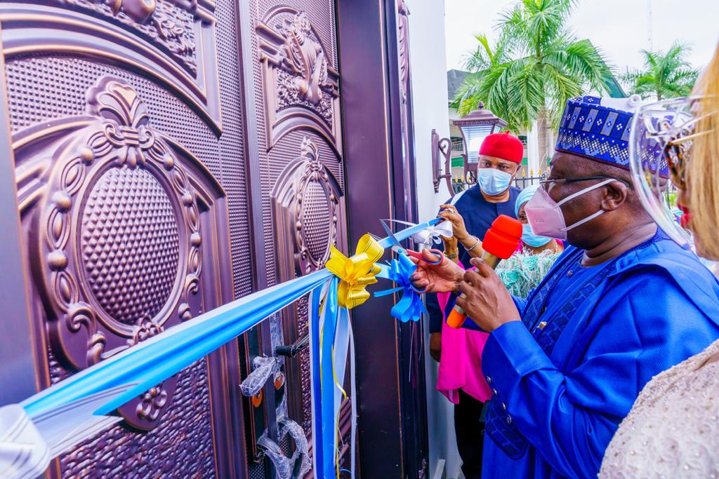SENATE PRESIDENT LAWAN COMMISSIONS IMO BANQUET HALL, COMMENDS IMO GOVERNOR - 9NEWS NIGERIA