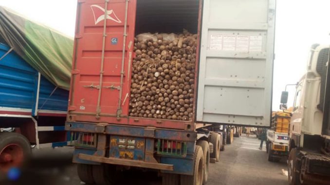 Trucks blocked from supplying food to the south