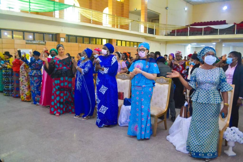 HER EXCELLENCY, BARRISTER MRS CHIOMA UZODIMMA ADMONISHES IMO WOMEN TO PRAY FOR THE GOOD OF THE STATE - 9NEWS NIGERIA, OWERRI