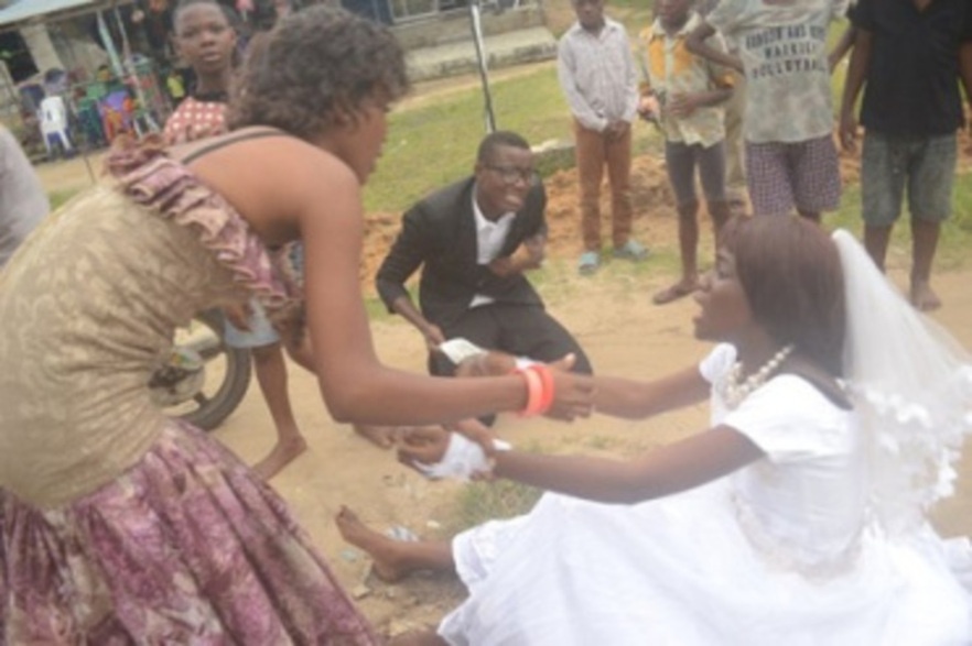 Unbelievable! Nigerian Groom Slaps His Bride At Their Own Wedding Reception