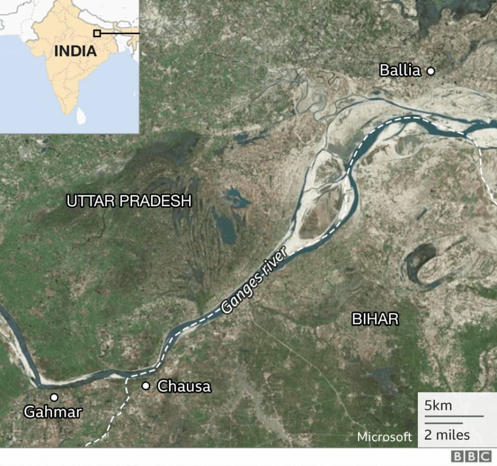 Rolls of dead bodies scattered on Indian River Ganges